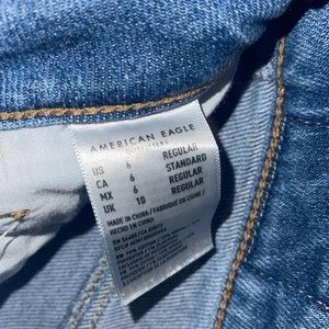 Mom Jeans American Eagle . Medium Rise